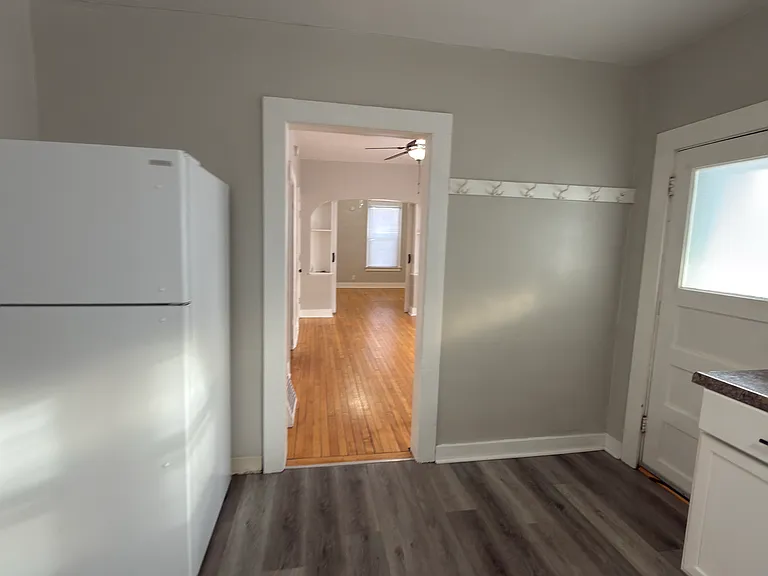 657 Bedford St — Photo 24