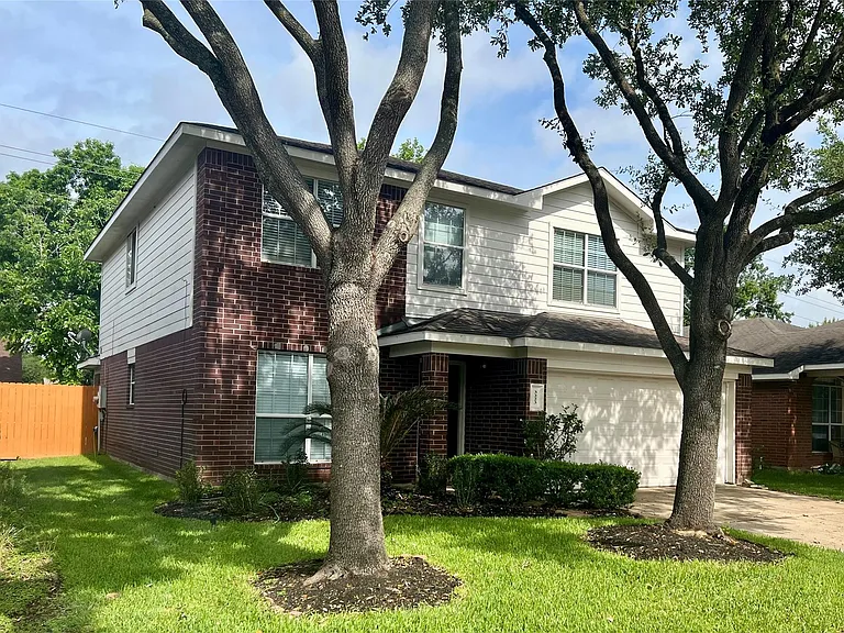 3223 Amber Meadow Dr — Photo 1