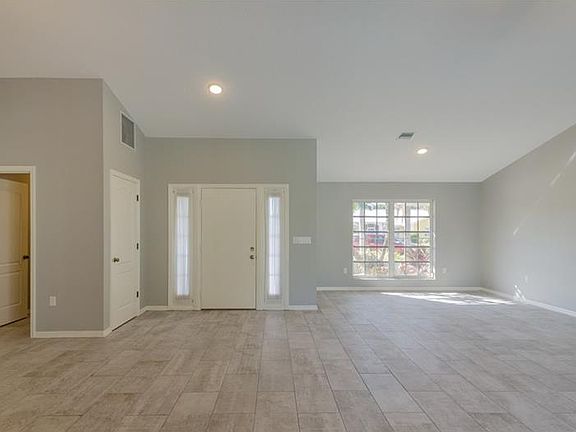 5th image of 546 Silk Oak Dr