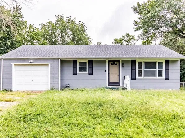 605 S Franklin St, Windsor, MO 65360