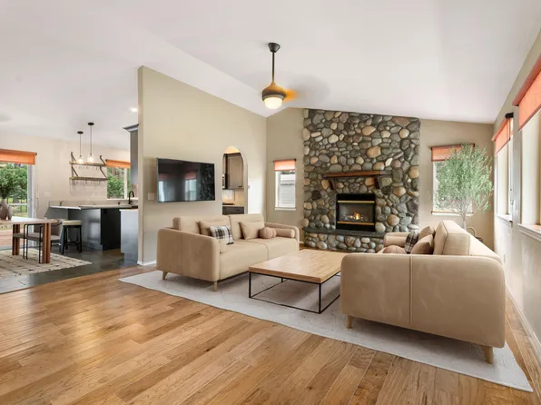 19405 Indian Summer Rd, Bend, OR 97702