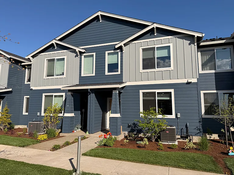 3387 SE Equinox Ln — Photo 1
