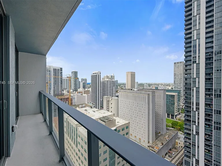 121 NE 5th St #3006 — Photo 9