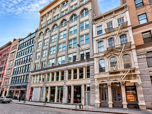 Sold by Sotheby's International Realty | media 10