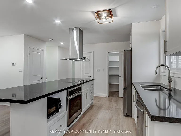 18 Ironshield Cres — Photo 6
