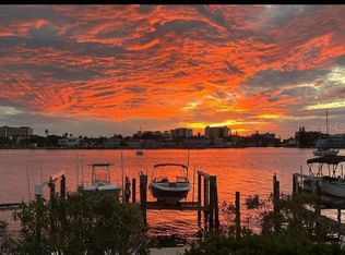 650 Island Way APT 104, Clearwater, FL 33767