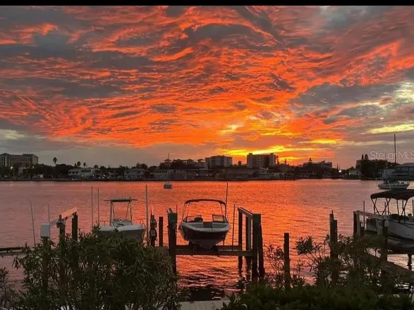 650 Island Way APT 104, Clearwater, FL 33767