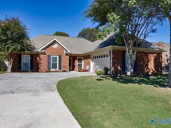 2nd image of 2423 Johnstone Cir SE