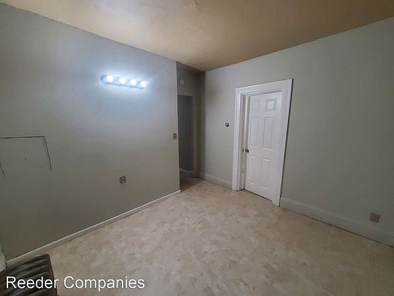 4th image of 3930 Alder St #1