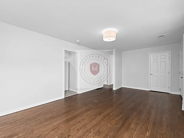 8006 W 85th St — Photo 5