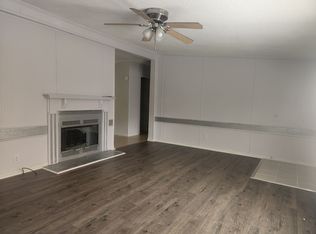 124 Maynor Ln, Mount Hope, WV 25880