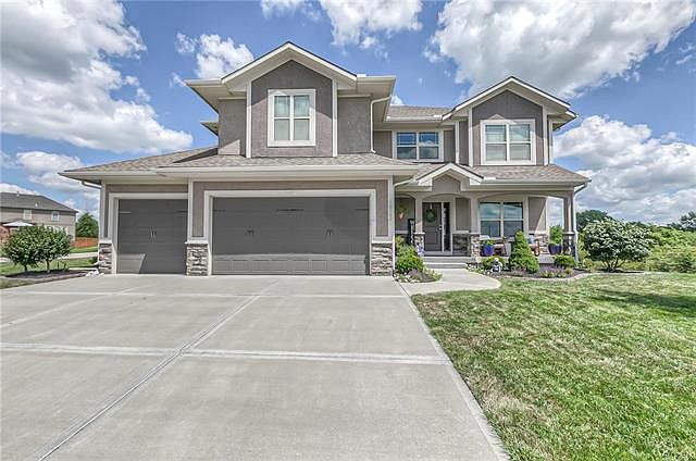 1st image of 1922 NE Blue Stone Dr