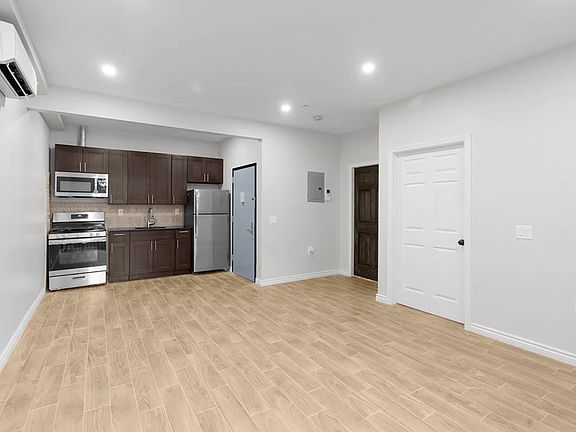 2nd image of 46 Melrose St #1R