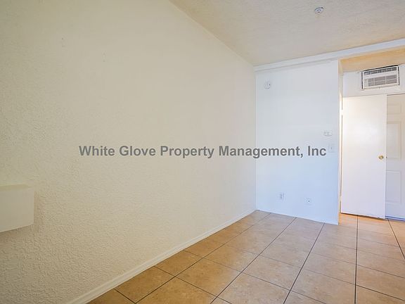 4th image of 321 S Olive St #100