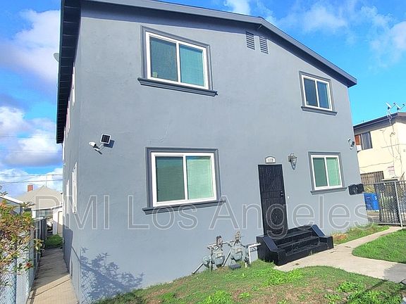 2nd image of 119 W 49th St