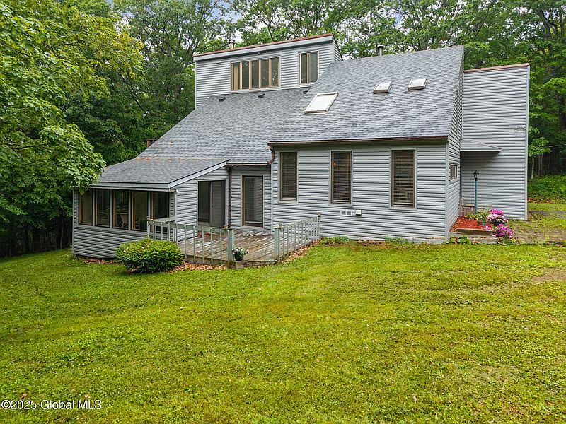 3rd image of 583 Cotton Hill Road