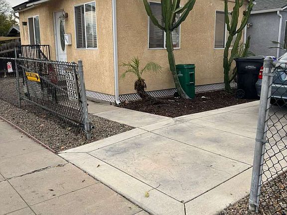 4th image of 3676 Euclid Ave