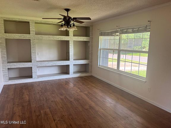2nd image of 206 Janelle Dr