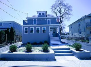 30 Meadow Ln, Pleasantville, NY 10570
