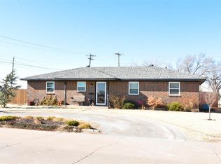828 S 13th Ave, Fairview, OK 73737