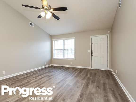 3rd image of 2712 Cayuga Dr