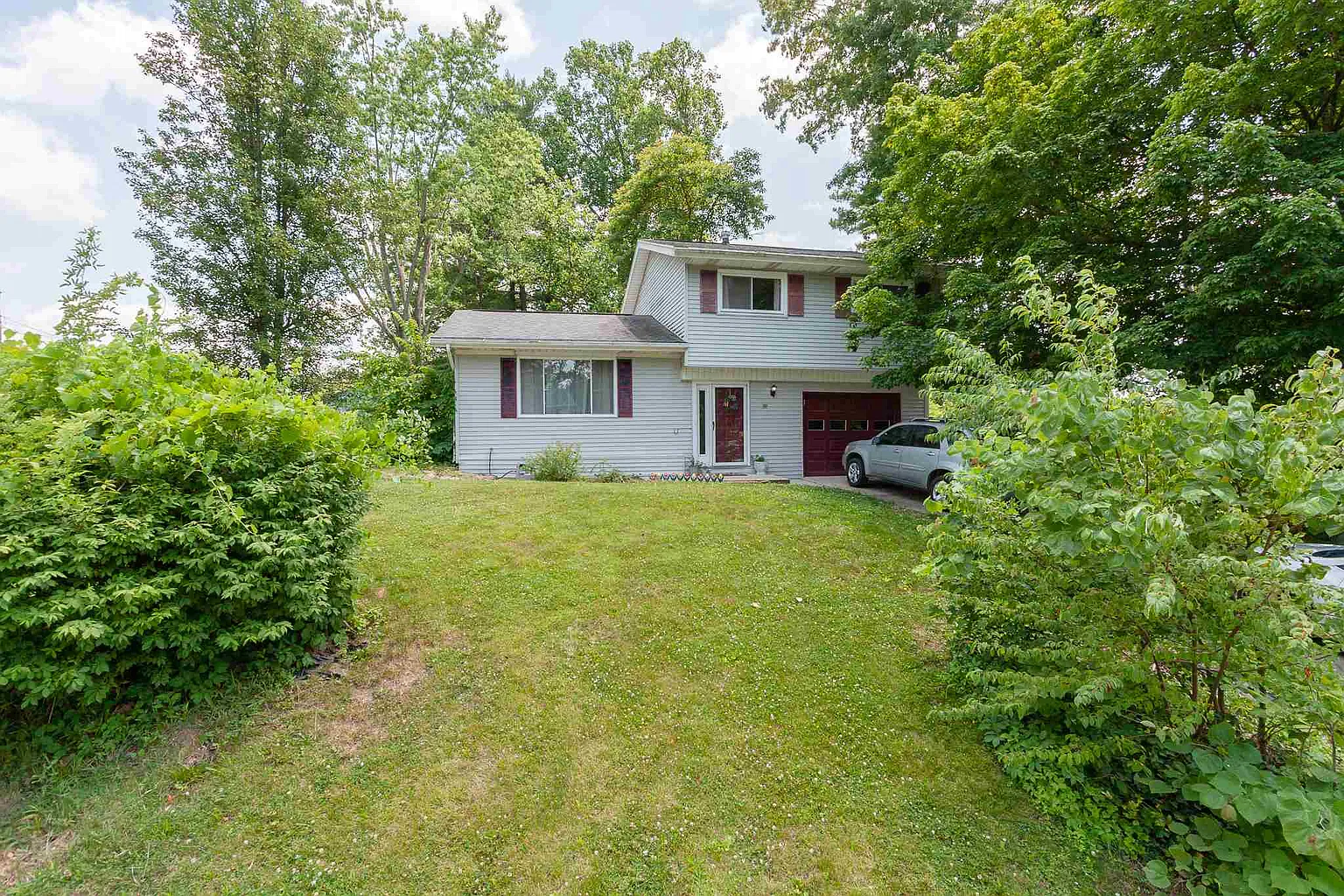 520 Forest View Dr photo 1
