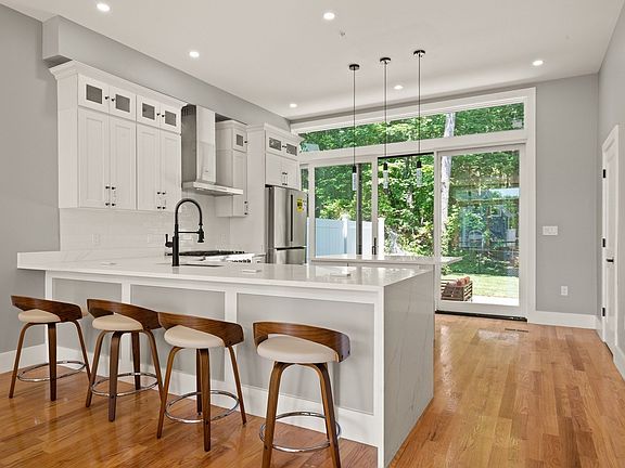 4th image of 53 Packards Ln #3