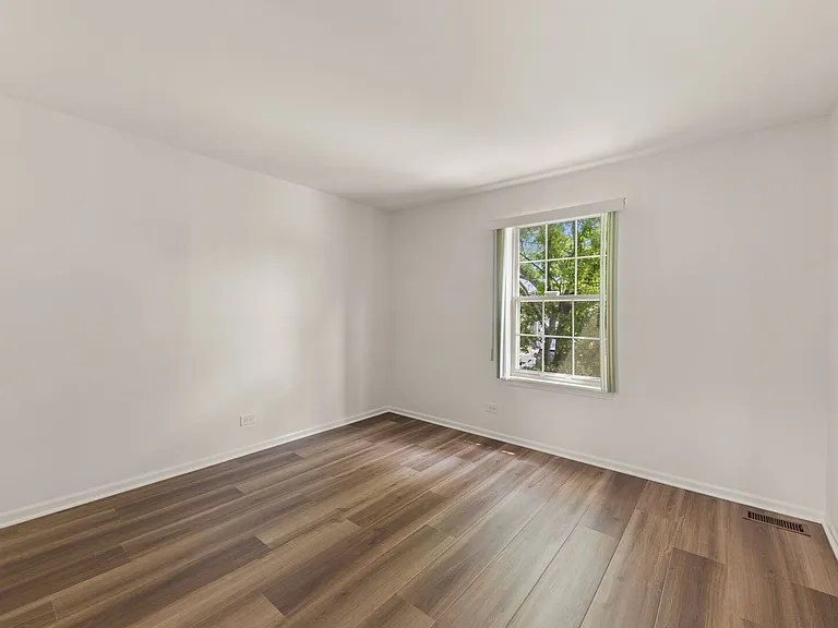 182 Half Moon Cir — Photo 15