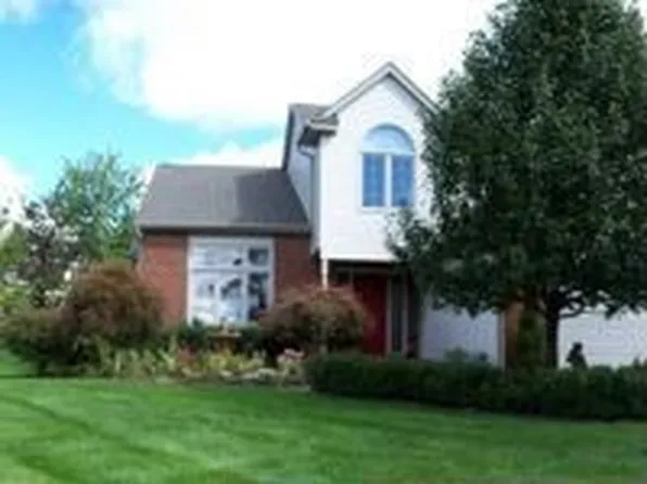 8019 Hillside Lakes Dr, Brighton, MI 48116