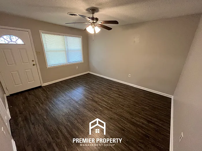 3165 Mackham Ave — Photo 2