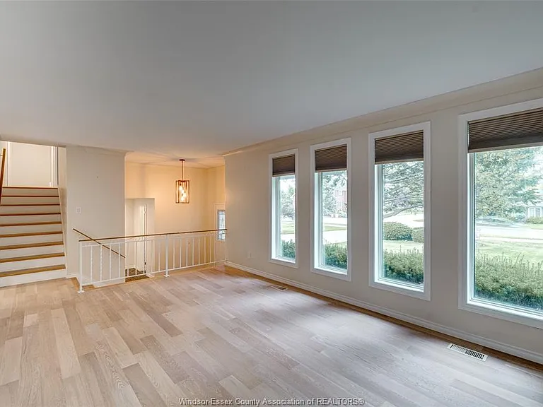 398 Brighton Rd — Photo 10