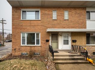 9509 Gross Point Rd, Skokie, IL 60076