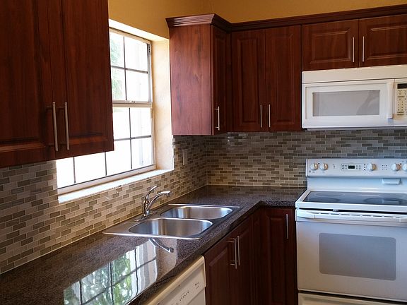 2nd image of 8285 NW 191st Ln