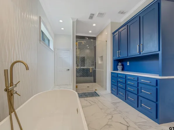 6500 Hollytree Cir, Tyler, TX 75703