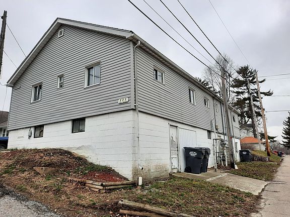 2nd image of 111 E Madison St APT 3