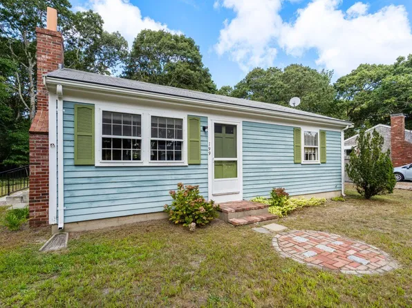 199 Buckwood Drive, Hyannis, MA 02601