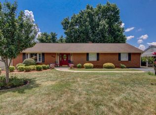 953 Colbourne Ave, Vinton, VA 24179