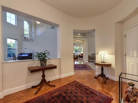 4th image of 745 Anna Pl