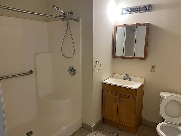 937 Broadway St #102 — Photo 5