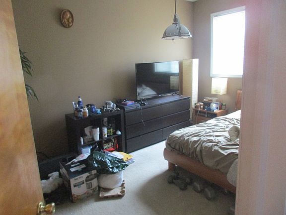 5th image of 6236 W Belmont Ave
