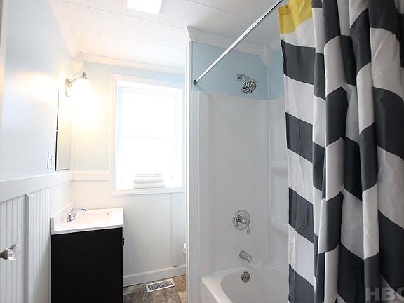 4th image of 837 N Union St