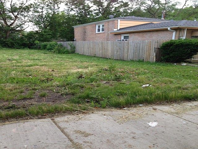 2nd image of 41 E 102nd St