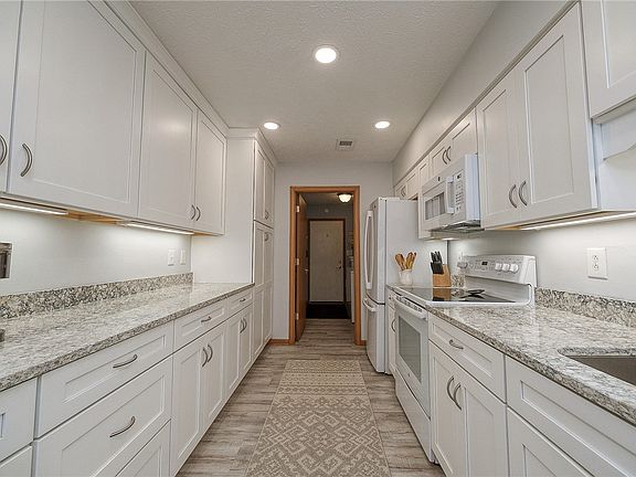 4th image of 123 Barrington Dr