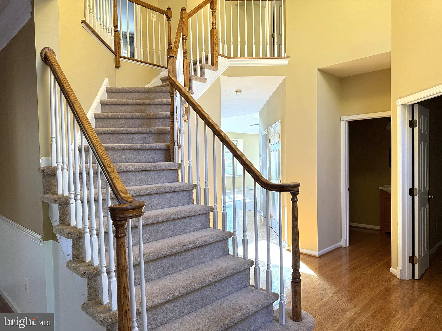4 bed, 2.5 bath, 3663 sqft, $4,000 — Photo 2