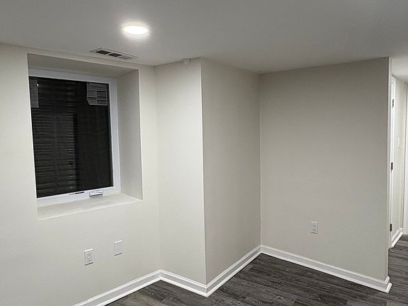 2nd image of 40 Todd Pl NE APT B