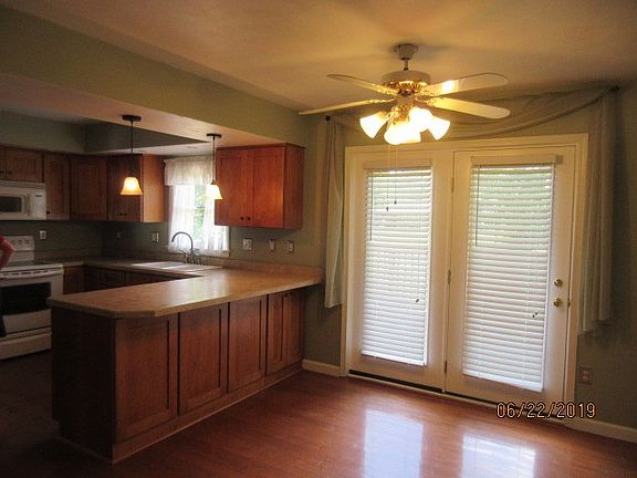 4th image of 71 Paddock Green Dr