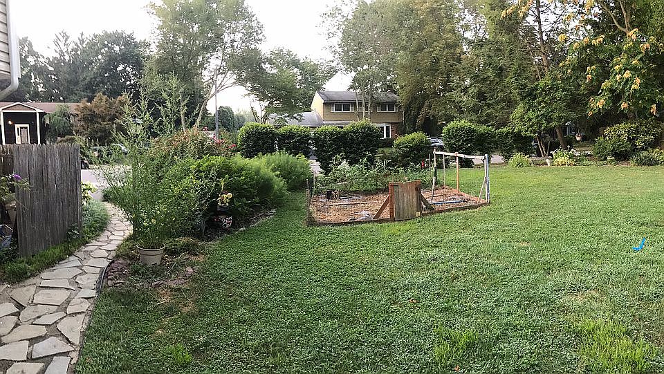 2nd image of 6 Sandburg Dr