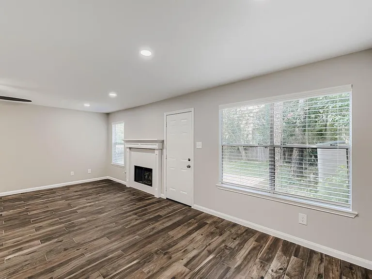 11 Wineberry Pl — Photo 8