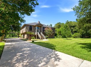 1106 W Forest Ave, Shoreacres, TX 77571