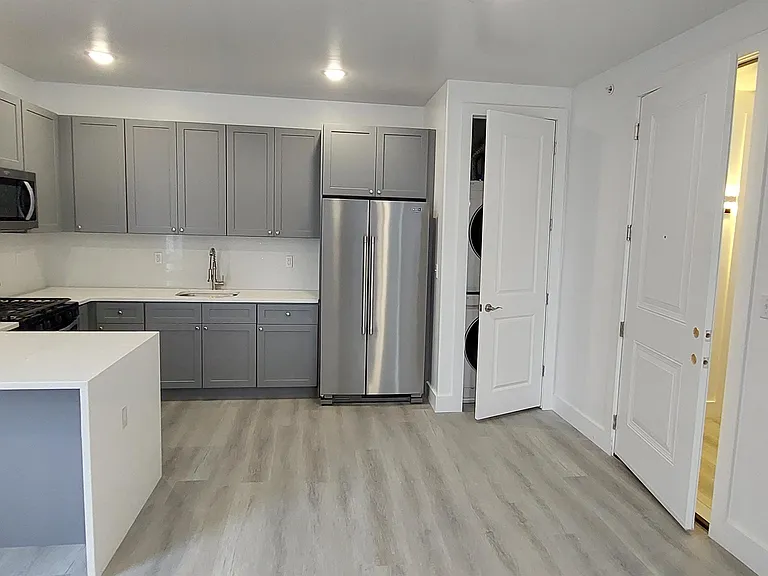 273 Oak St #302 — Photo 3